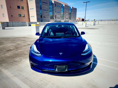 Used 2018 Tesla Model 3 Mid Range RWD image 7