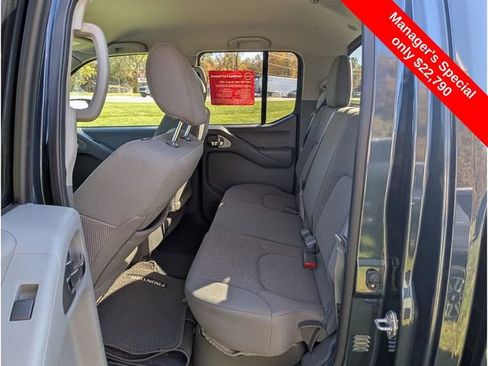 Certified 2021 Nissan Frontier SV image 12
