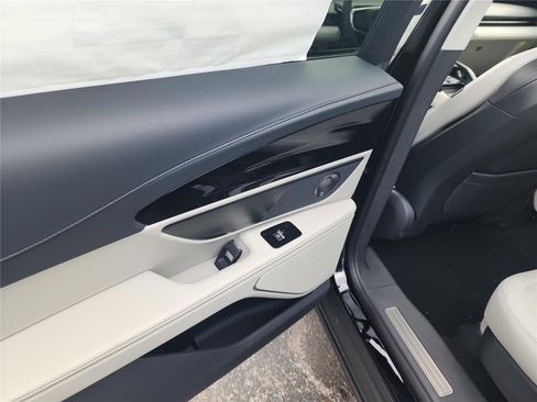 New 2026 Lincoln Nautilus Premier w/ Equipment Group 102A image 17