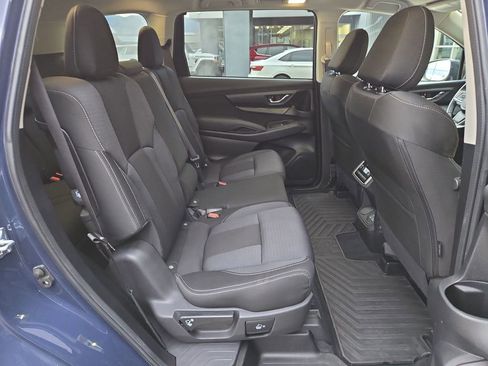 Certified 2025 Subaru Ascent Premium image 17
