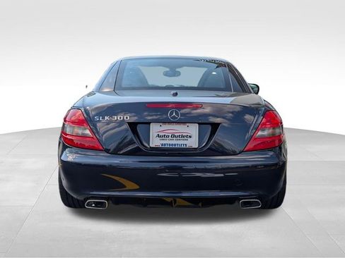 Used 2009 Mercedes-Benz SLK 300 image 6