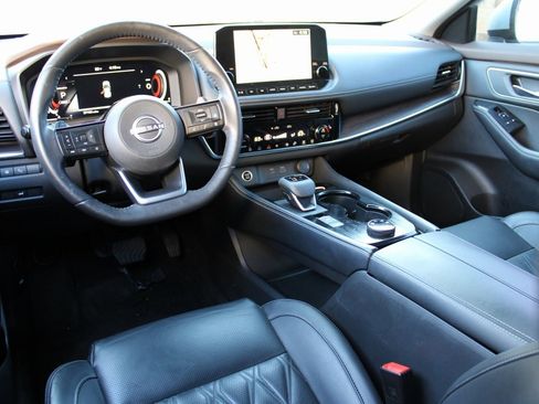 Used 2022 Nissan Rogue Platinum w/ Head-Up Display Package image 5