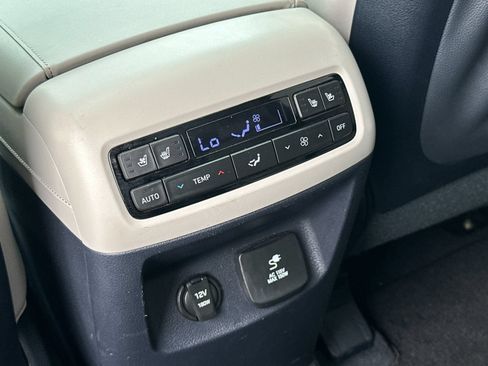 Used 2023 Hyundai Palisade Calligraphy w/ Winter Package FWD image 13