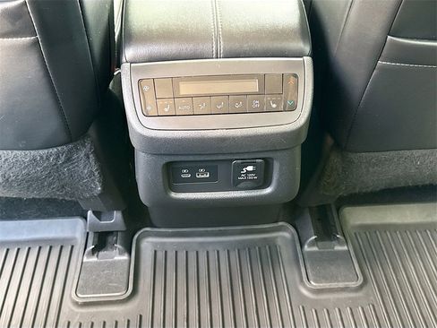 Used 2022 Nissan Pathfinder Platinum w/ Cargo Package image 28