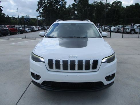 Used 2019 Jeep Cherokee Latitude w/ Popular Appearance Group FWD image 3