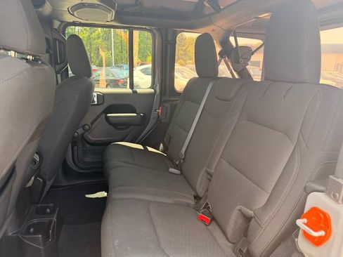 Used 2023 Jeep Wrangler Unlimited Sport AWD/4WD image 21