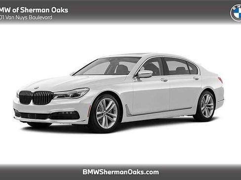 Used 2019 BMW 750i w/ M Sport Package RWD image 1