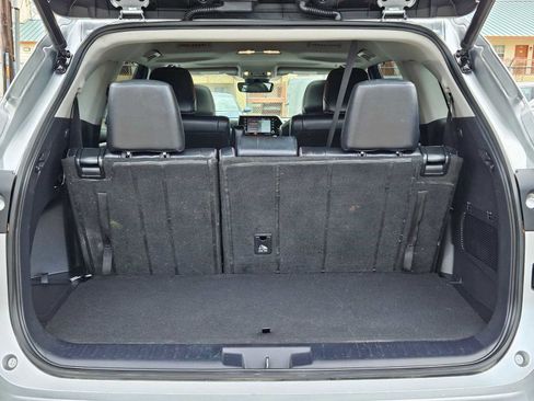 Used 2021 Toyota Highlander XLE image 35