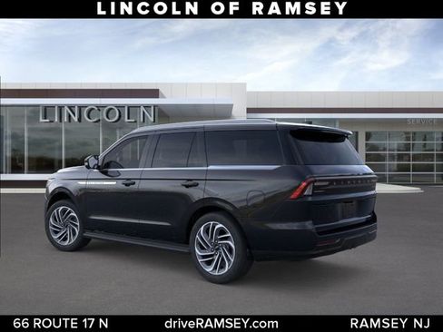 New 2026 Lincoln Navigator Premiere AWD/4WD image 5