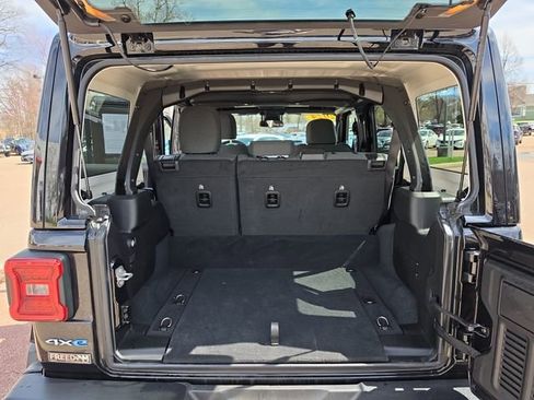 Used 2024 Jeep Wrangler Unlimited Sahara image 21