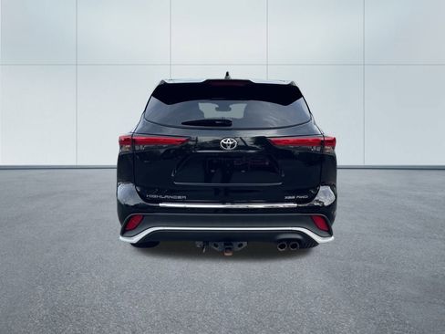 Certified 2022 Toyota Highlander XSE image 6