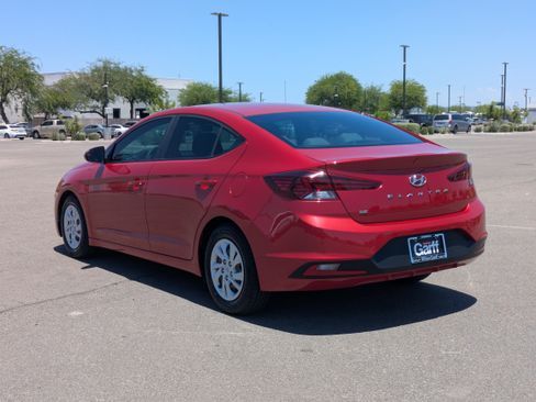 Used 2020 Hyundai Elantra SE w/ Cargo Package (C1) FWD image 3