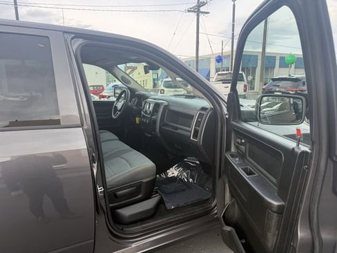 Used 2019 RAM 1500 Tradesman w/ Chrome Plus Package image 12