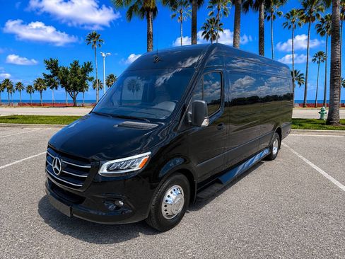 Used 2023 Mercedes-Benz Sprinter 3500 image 1