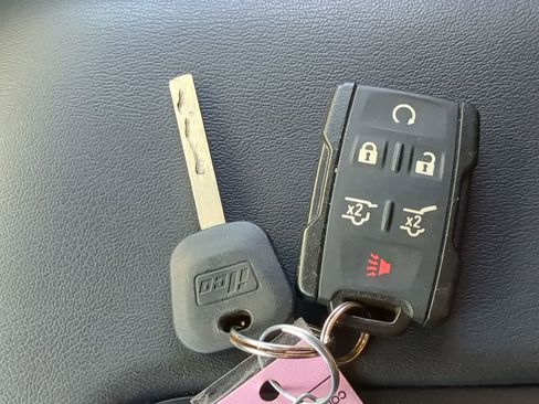 Used 2018 Chevrolet Tahoe LT w/ RST Edition image 32