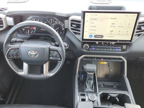 Used 2022 Toyota Tundra Limited image 32