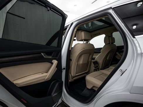Certified 2025 Audi Q5 2.0T Premium Plus AWD/4WD image 17