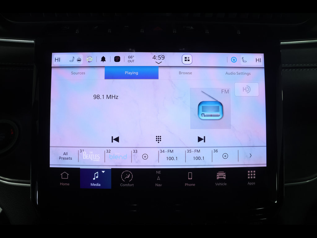 Used 2023 Jeep Grand Cherokee L Limited AWD/4WD image 28