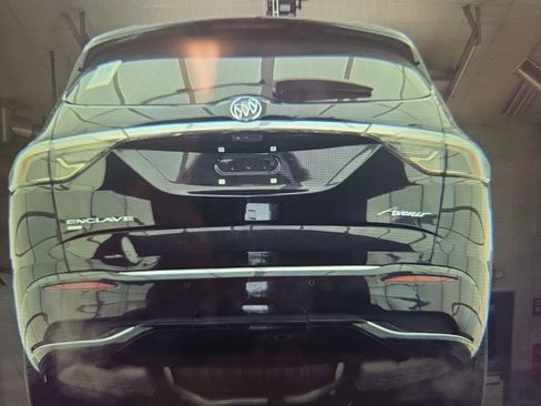 Used 2023 Buick Enclave Avenir w/ Avenir Technology Package image 20