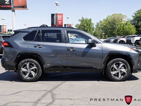 Used 2022 Toyota RAV4 SE w/ Weather & Moonroof Package AWD/4WD image 18
