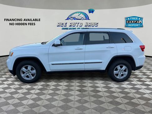 Used 2013 Jeep Grand Cherokee Laredo w/ Laredo E Group image 4