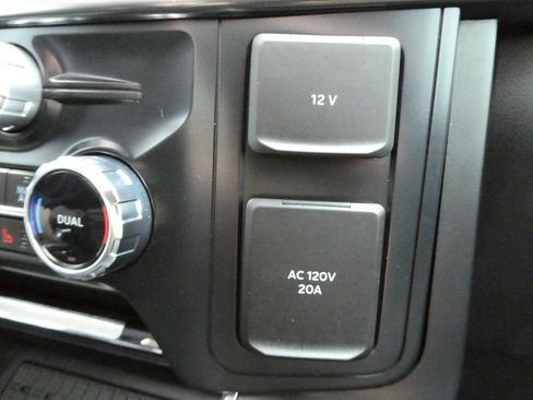 Used 2024 Ford F150 Raptor AWD/4WD image 30