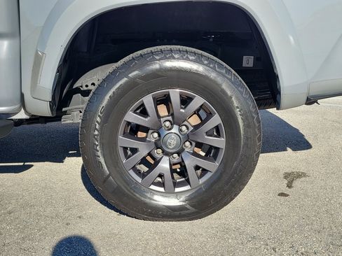 Used 2021 Toyota Tacoma TRD Sport image 24
