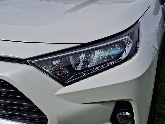 Used 2021 Toyota RAV4 XLE Premium AWD/4WD image 9