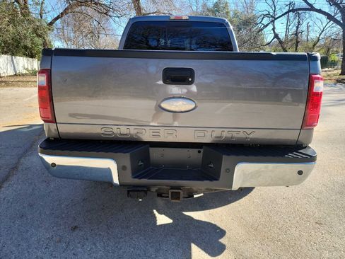 Used 2011 Ford F250 Lariat w/ Lariat Interior Pkg AWD/4WD image 6