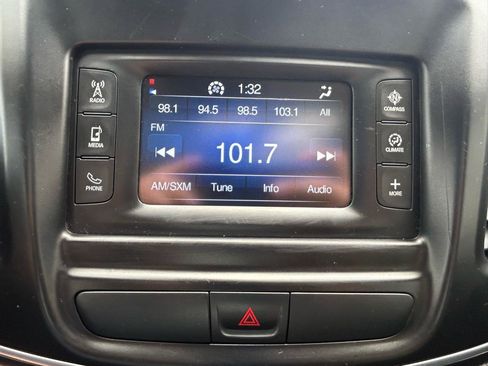 Used 2015 Chrysler 200 Limited w/ Convenience Group FWD image 23