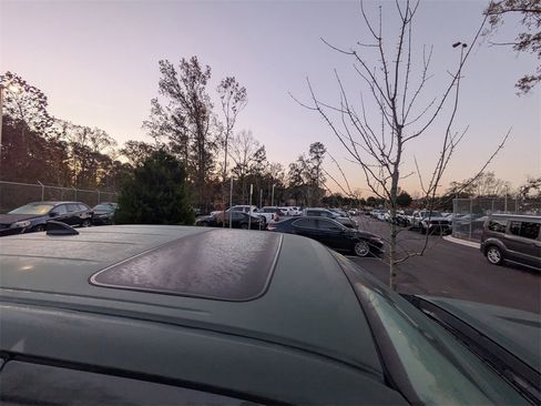 Used 2025 Nissan Frontier SL image 10