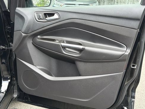 Used 2018 Ford Escape Titanium w/ Ford Safe & Smart Package AWD/4WD image 13