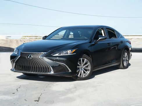Used 2021 Lexus ES 250 w/ Premium Package image 1