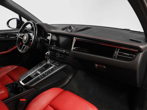 Certified 2019 Porsche Macan AWD/4WD image 21