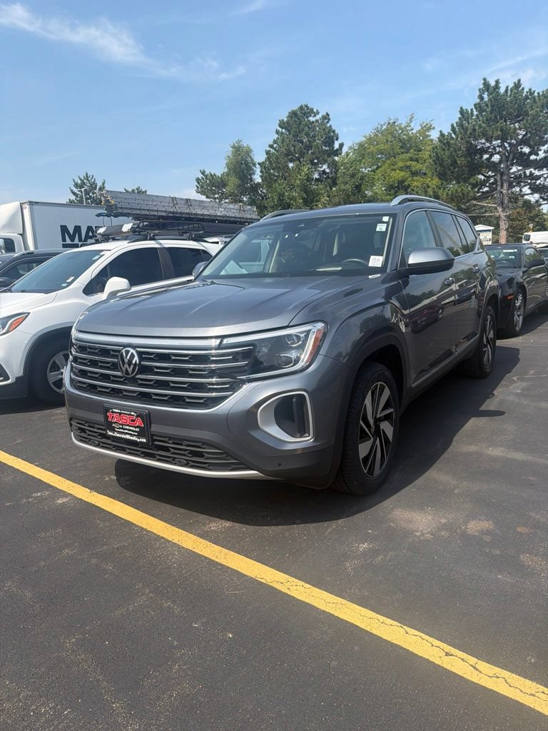 Used 2024 Volkswagen Atlas SEL AWD/4WD image 3