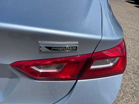 Used 2017 Chevrolet Malibu Premier w/ Premier Sun and Wheel Package FWD image 7