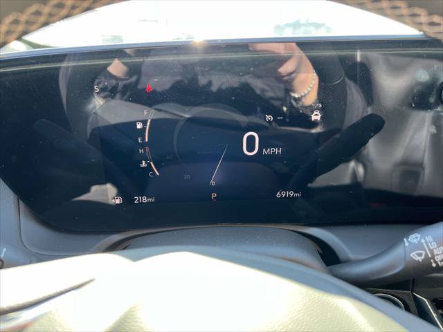 Used 2025 Buick Encore GX Avenir w/ Avenir Convenience Package AWD/4WD image 26