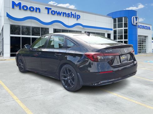 Used 2025 Honda Civic Sport image 4