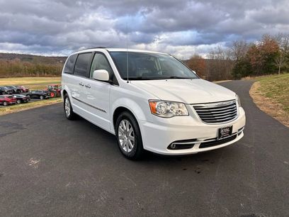 Used 2016 Chrysler Town & Country Touring w/ Driver Convenience Group