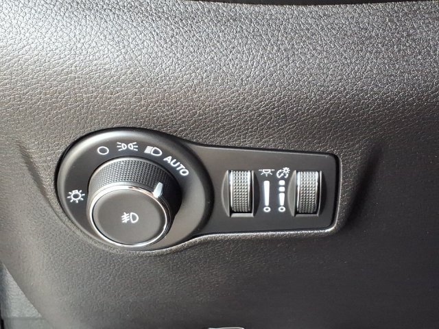 Used 2024 Jeep Compass Limited AWD/4WD image 13