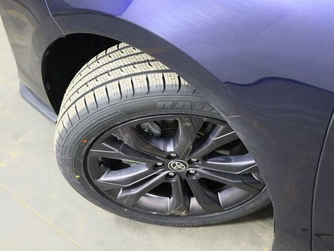 Used 2022 Toyota Sienna XSE image 46