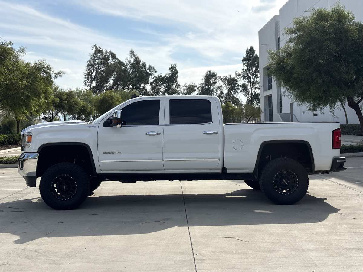 Used 2018 GMC Sierra 2500 SLT w/ Duramax Plus Package AWD/4WD image 6