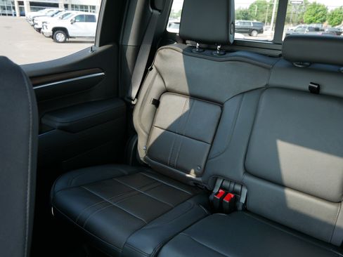 Used 2026 Chevrolet Silverado 1500 High Country AWD/4WD image 12