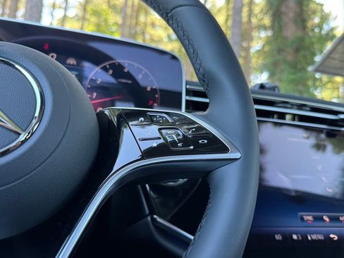 Used 2025 Mercedes-Benz E 350 Sedan image 24