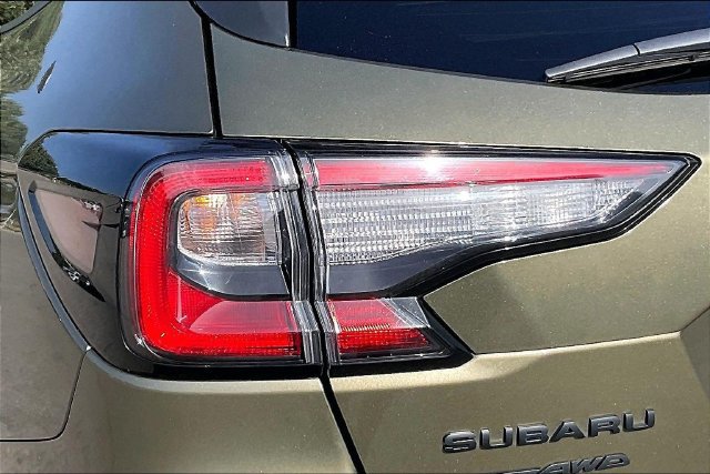 Used 2025 Subaru Outback Onyx Edition AWD/4WD image 28