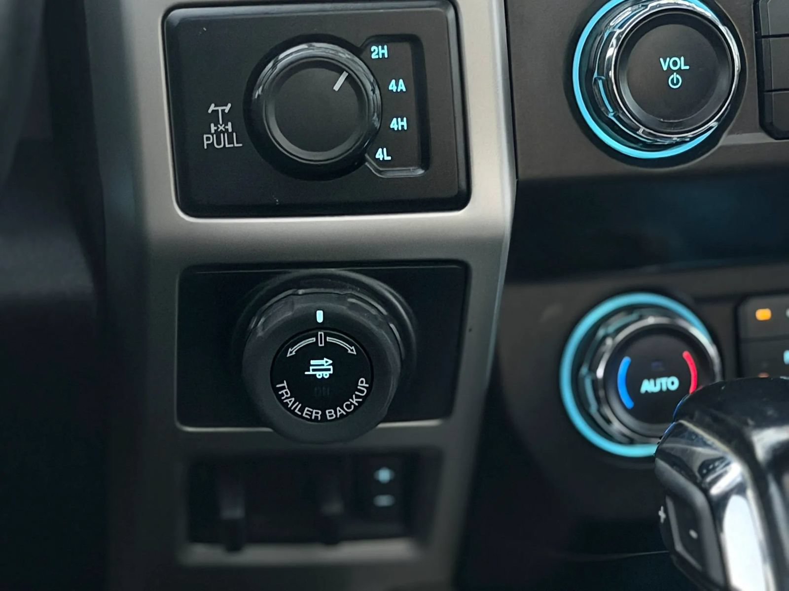 Used 2020 Ford F150 Lariat AWD/4WD image 24