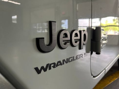 Used 2023 Jeep Wrangler Unlimited Sport AWD/4WD image 13
