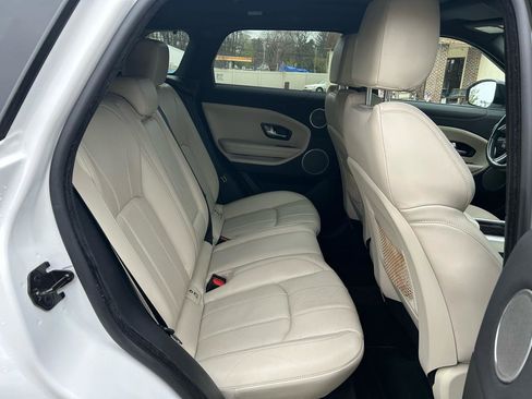 Used 2017 Land Rover Range Rover Evoque HSE image 17