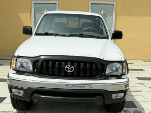 Used 2002 Toyota Tacoma PreRunner RWD image 2