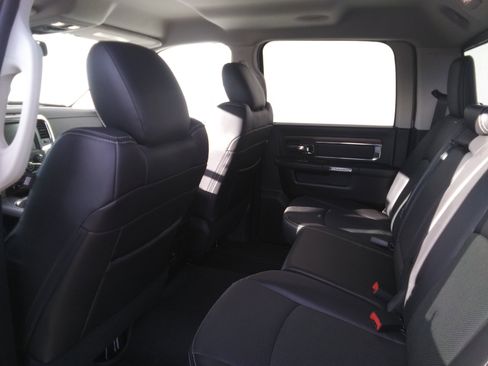 Used 2016 RAM 1500 Laramie w/ Convenience Group image 9